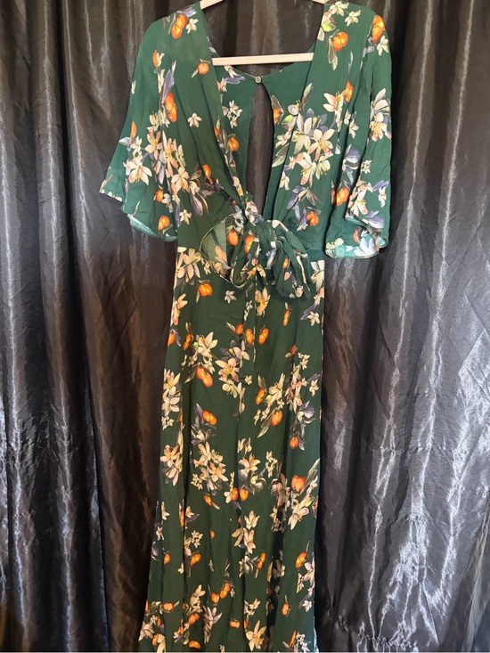 dressto Dresses & Skirts - Green Floral Tie-Front Maxi Dress with Flutter Sleeves